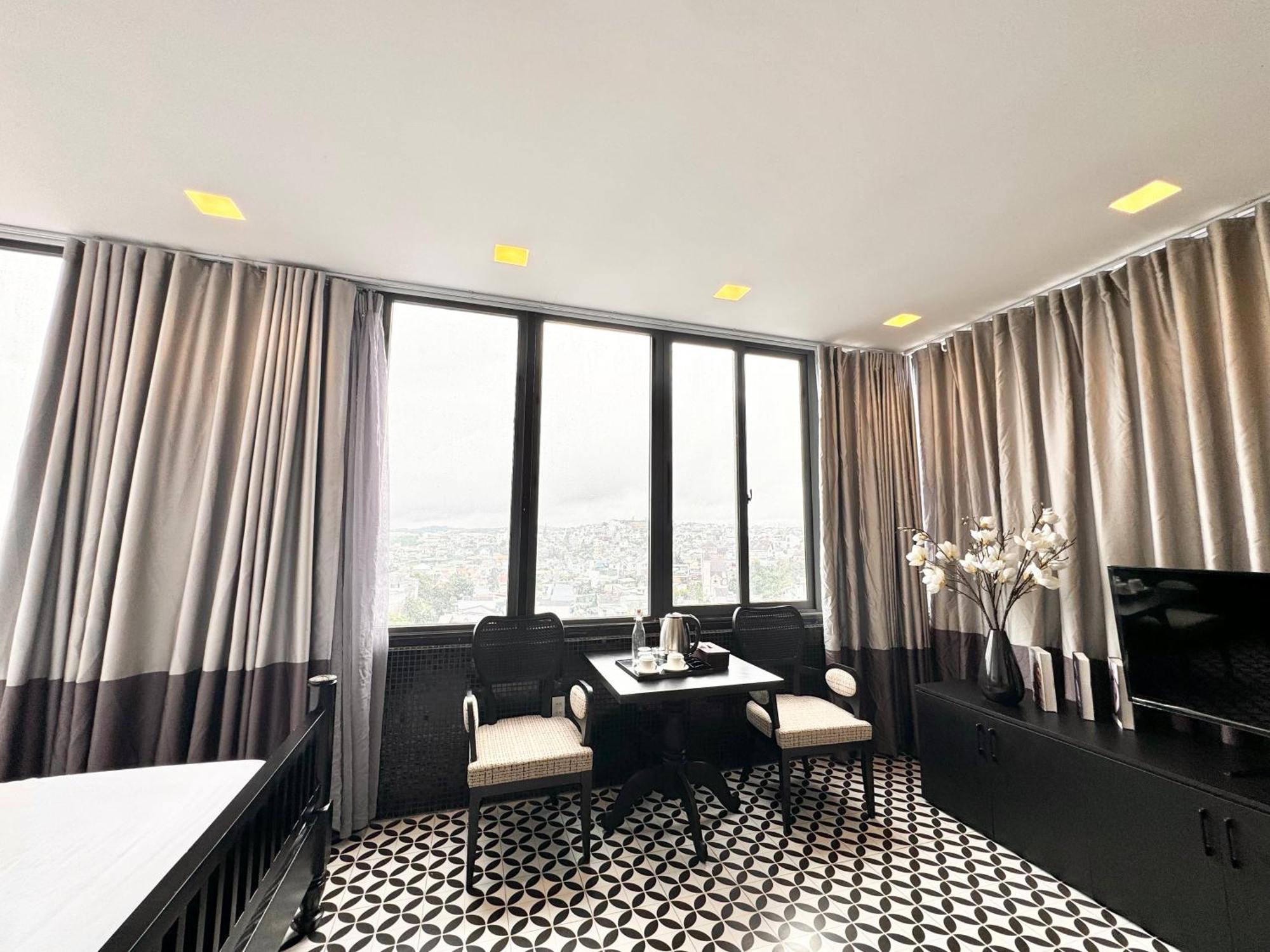 Отель Ttr Skypool View 4*